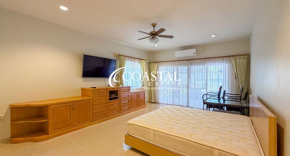 Casa en alquiler de 3 habitaciones en Bang Lamung, Chonburi