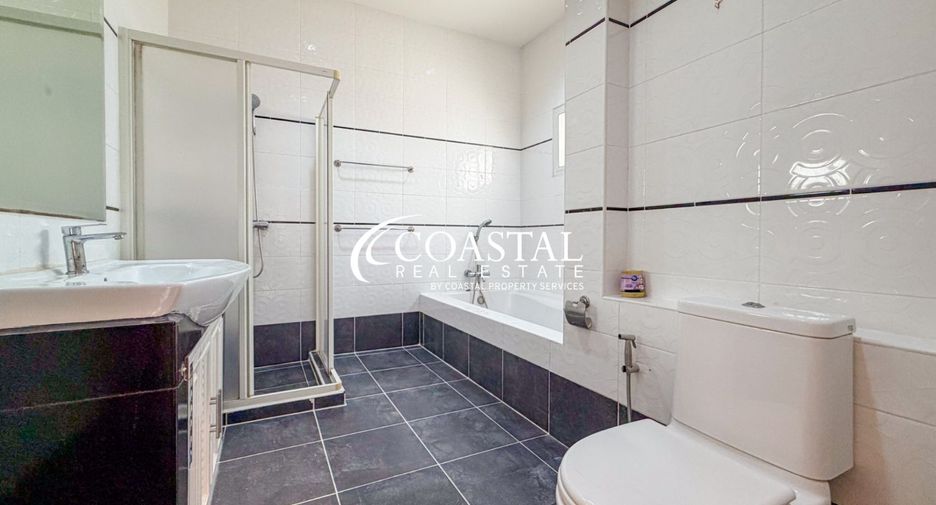 Casa en alquiler de 3 habitaciones en Bang Lamung, Chonburi