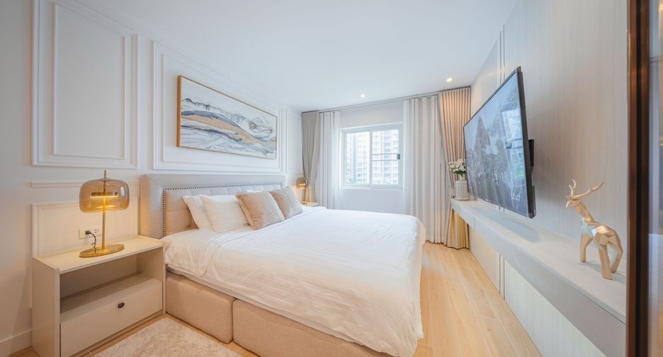 For rent 2 bedrooms condo in Yan Nawa, Bangkok