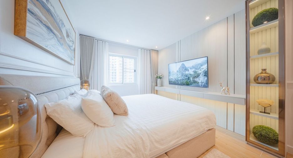 For rent 2 bedrooms condo in Yan Nawa, Bangkok