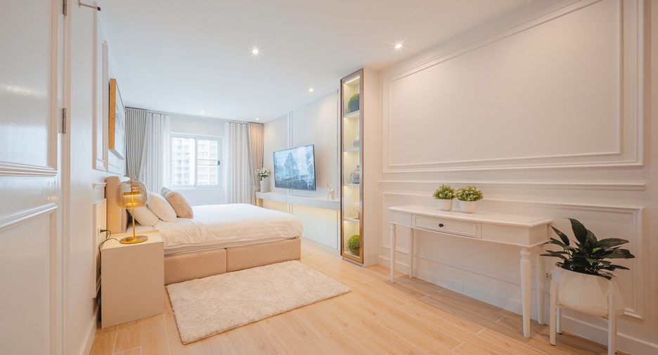 For rent 2 bedrooms condo in Yan Nawa, Bangkok