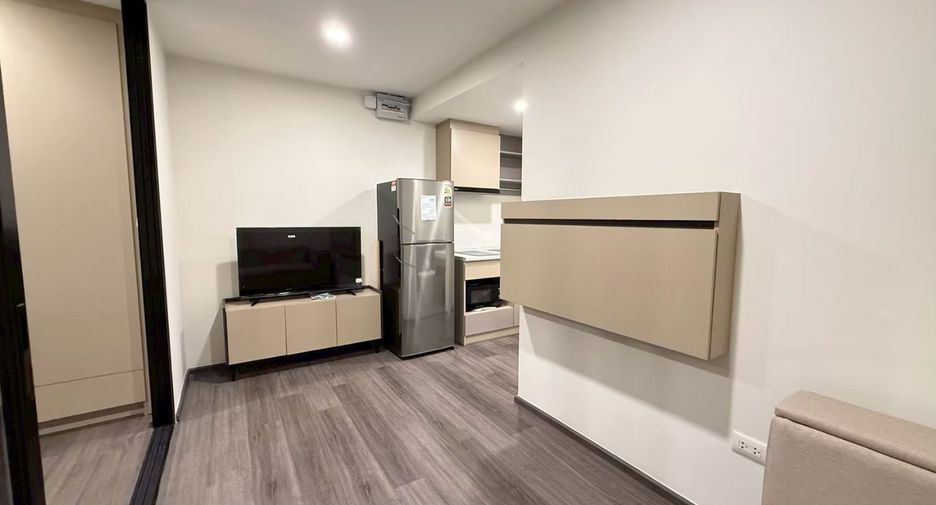 Condo en alquiler de 1 habitaciones en Khlong San, Bangkok