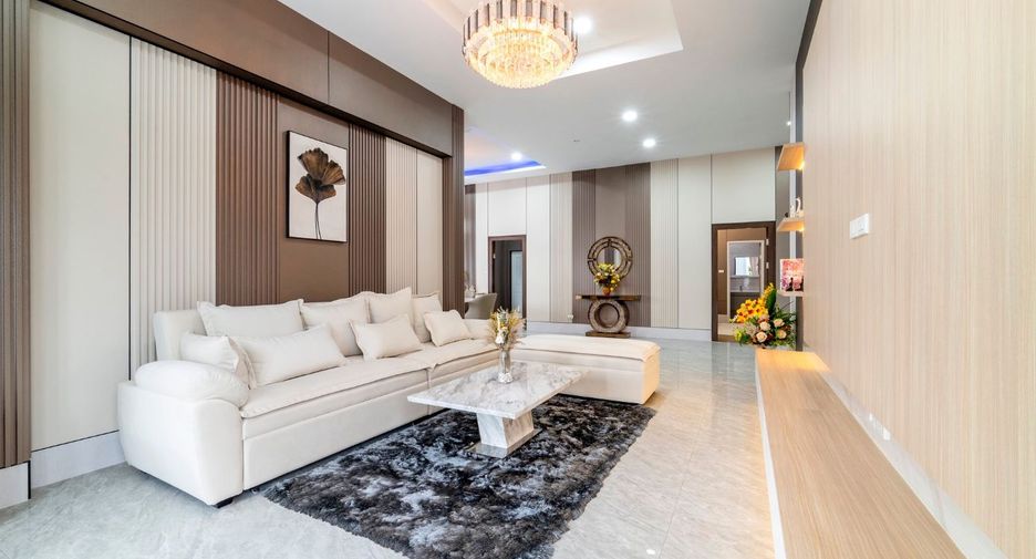 For sale 3 bedrooms villa in Bang Lamung, Chonburi