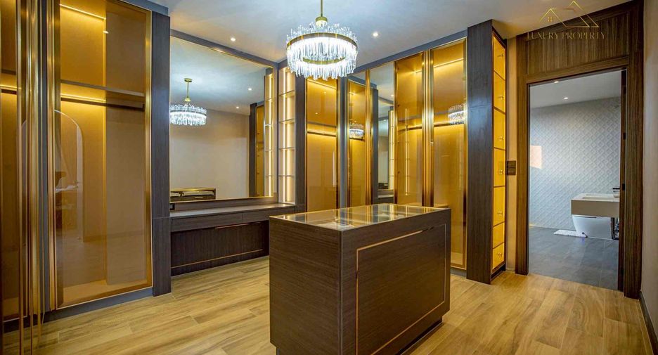 For sale 5 bedrooms villa in Bang Lamung, Chonburi