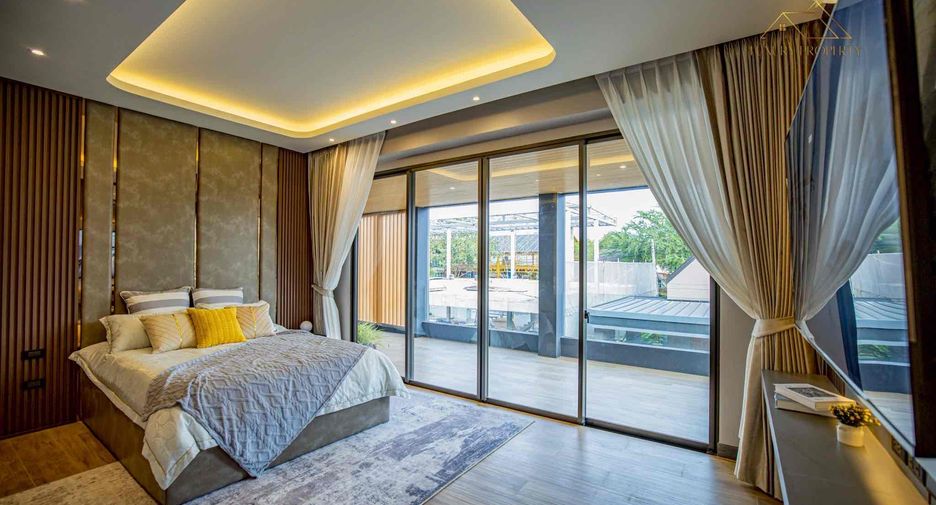 For sale 5 bedrooms villa in Bang Lamung, Chonburi