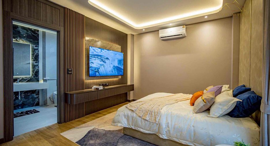For sale 5 bedrooms villa in Bang Lamung, Chonburi