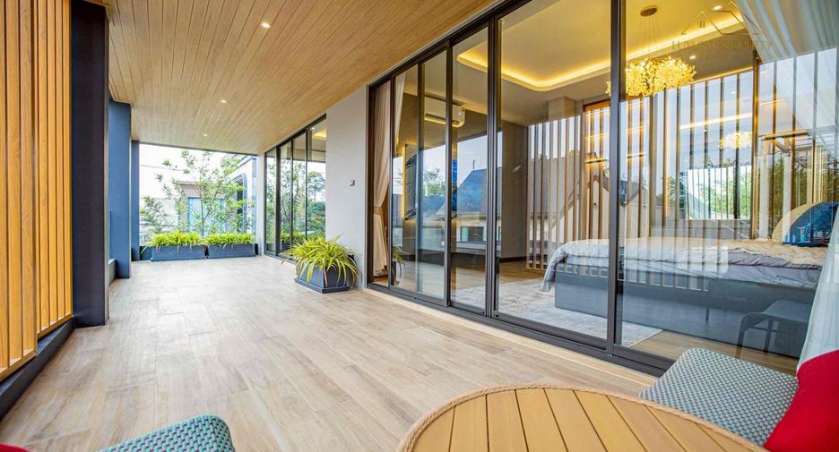 For sale 5 bedrooms villa in Bang Lamung, Chonburi