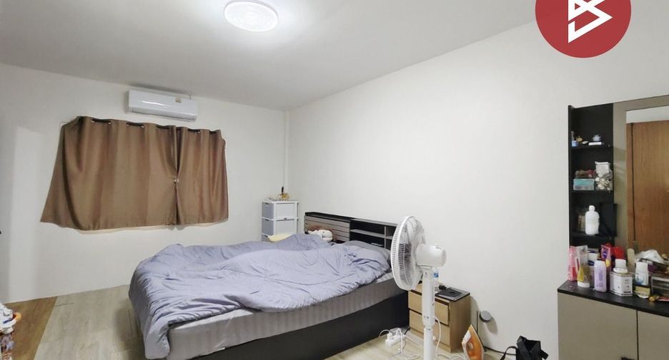 For sale 2 bedrooms townhouse in Mueang Samut Prakan, Samut Prakan