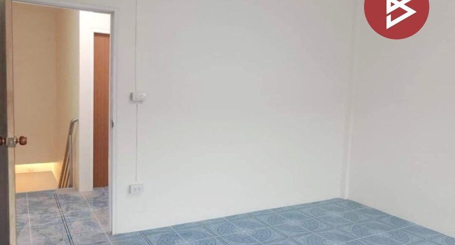 For sale 2 bedrooms townhouse in Mueang Samut Prakan, Samut Prakan