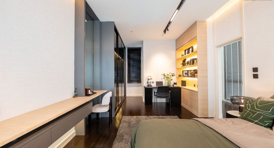For sale 5 bedrooms house in Saphan Sung, Bangkok