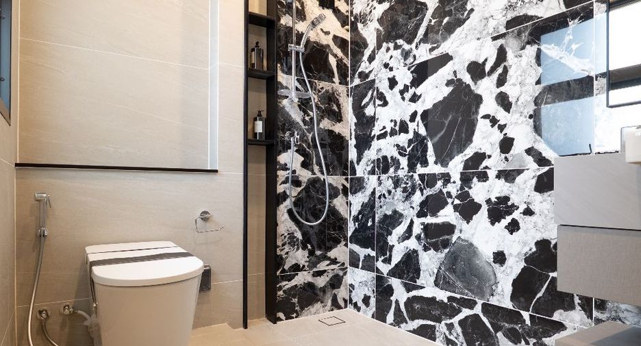 For sale 5 bedrooms house in Saphan Sung, Bangkok