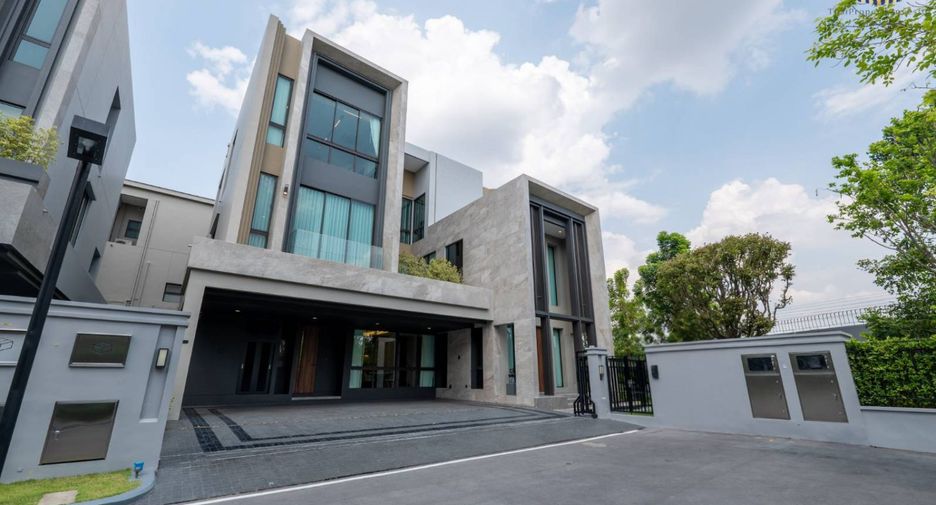 For sale 5 bedrooms house in Saphan Sung, Bangkok