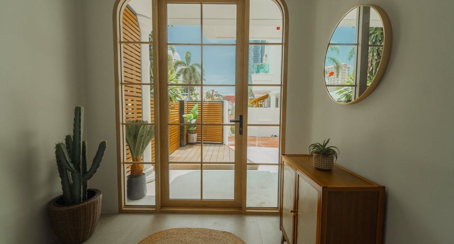 Casa adosada en alquiler de 3 habitaciones en Bang Lamung, Chonburi
