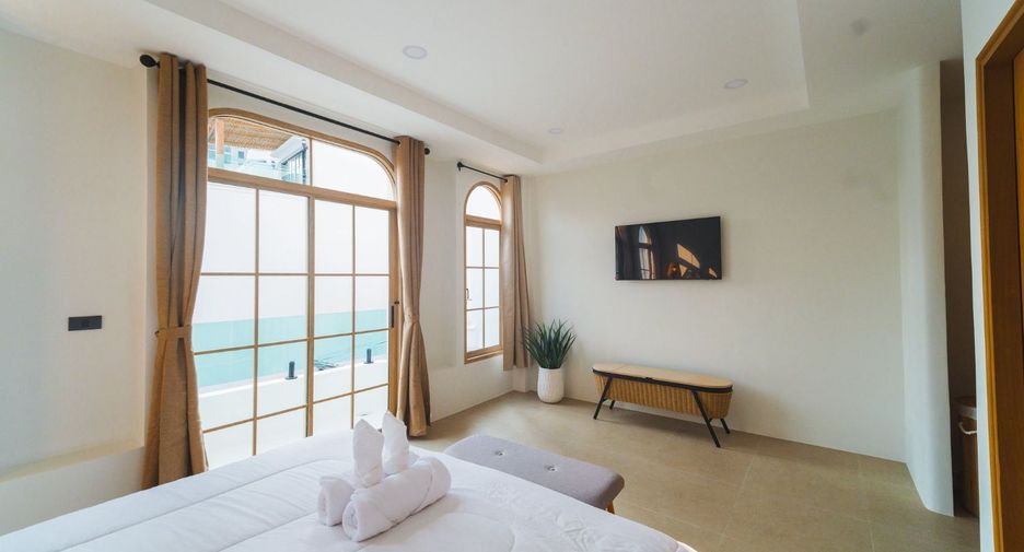 Casa adosada en alquiler de 3 habitaciones en Bang Lamung, Chonburi