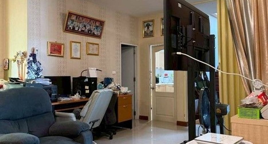 For sale 4 bedrooms house in Min Buri, Bangkok