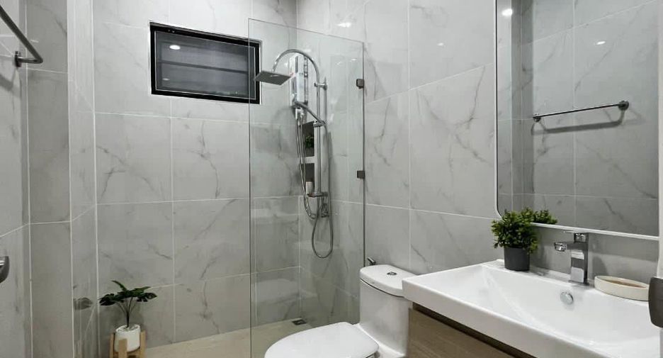 For sale 3 ベッドルーム villa in Bang Lamung, Chonburi