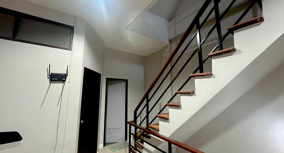 For sale 4 bedrooms townhouse in Bang Phlat, Bangkok