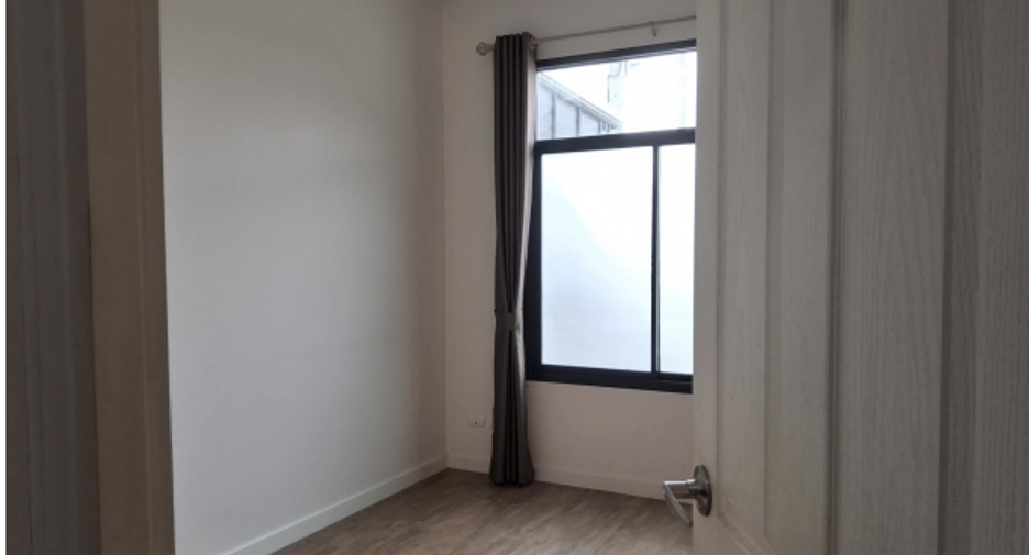 For sale 2 bedrooms townhouse in Si Racha, Chonburi