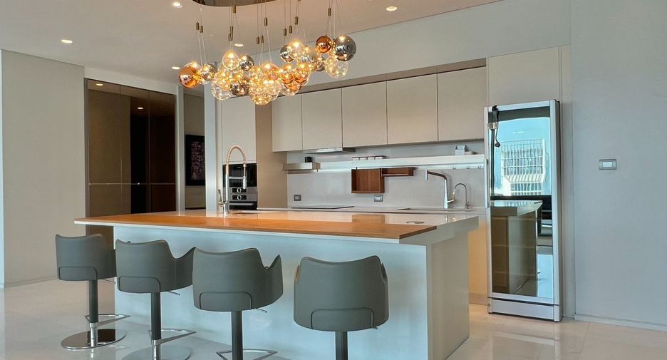 For rent and for sale 3 bedrooms condo in Pathum Wan, Bangkok
