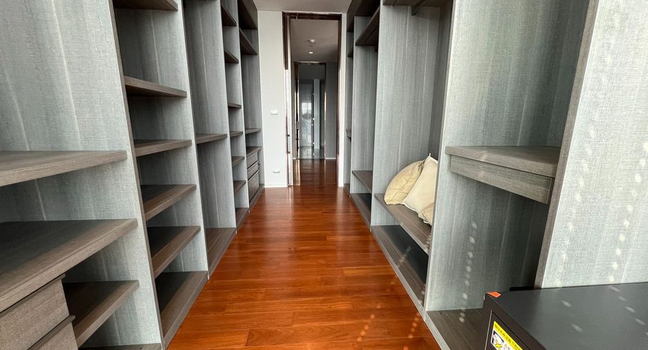 For rent and for sale 3 bedrooms condo in Pathum Wan, Bangkok