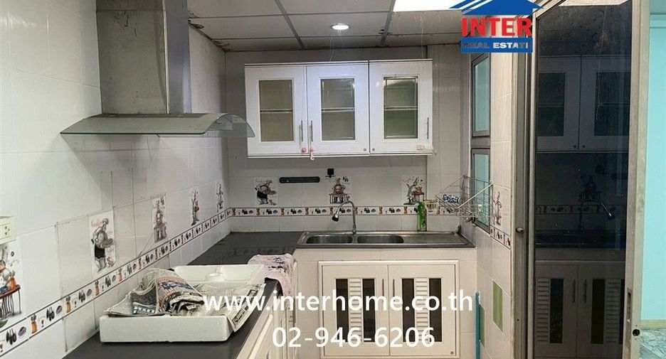 出售 4 卧室 联排别墅 在 Mueang Nonthaburi, Nonthaburi