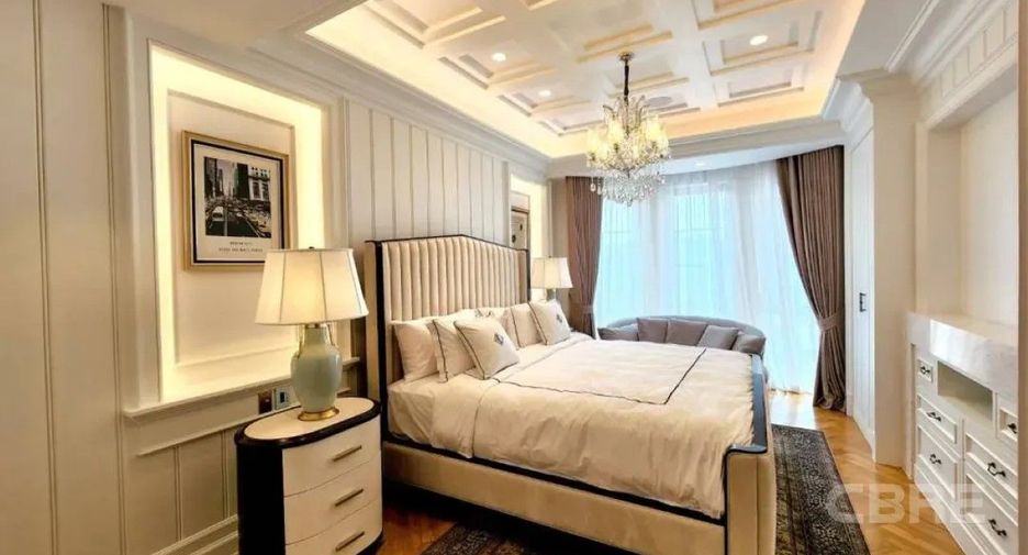 For rent and for sale 4 bedrooms house in Watthana, Bangkok