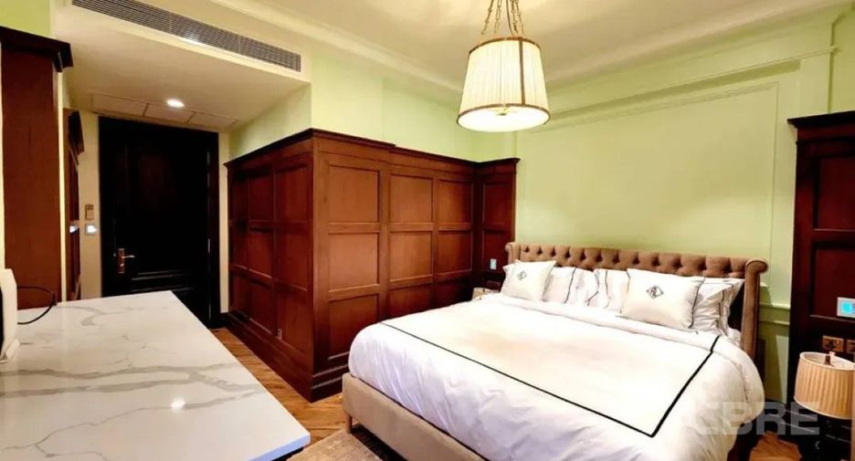 For rent and for sale 4 bedrooms house in Watthana, Bangkok