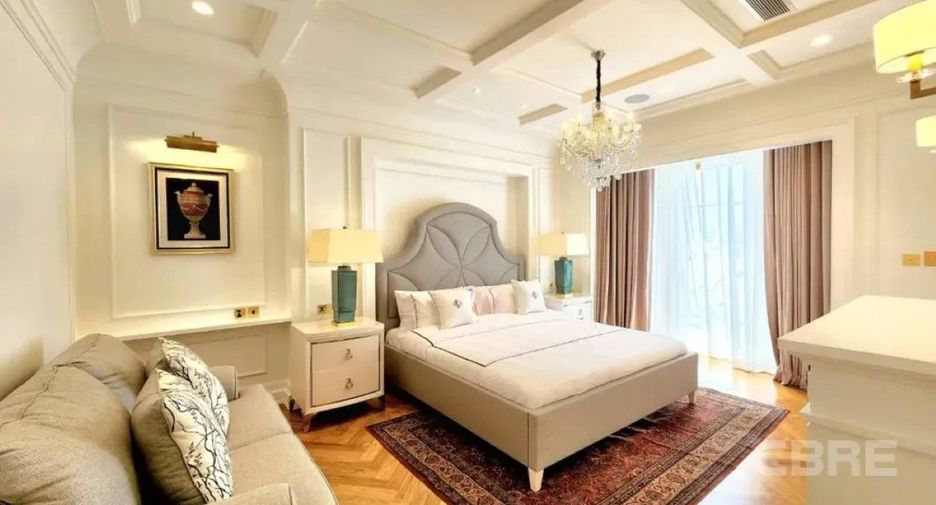 For rent and for sale 4 bedrooms house in Watthana, Bangkok