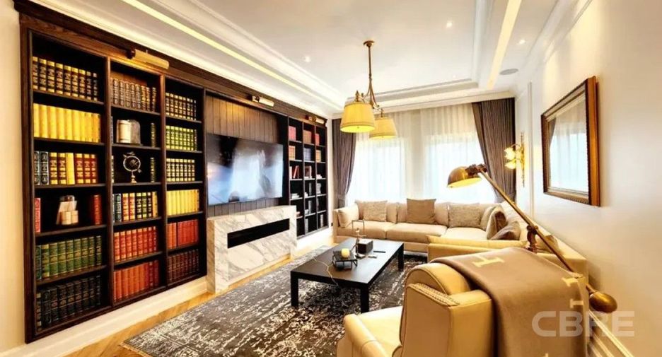 For rent and for sale 4 bedrooms house in Watthana, Bangkok