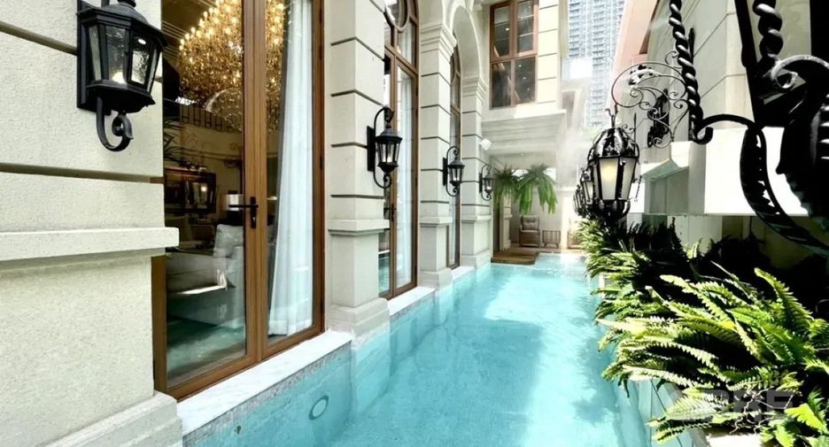 For rent and for sale 4 bedrooms house in Watthana, Bangkok