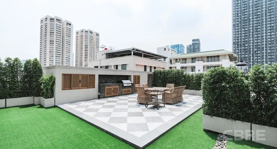 For rent and for sale 4 bedrooms house in Watthana, Bangkok