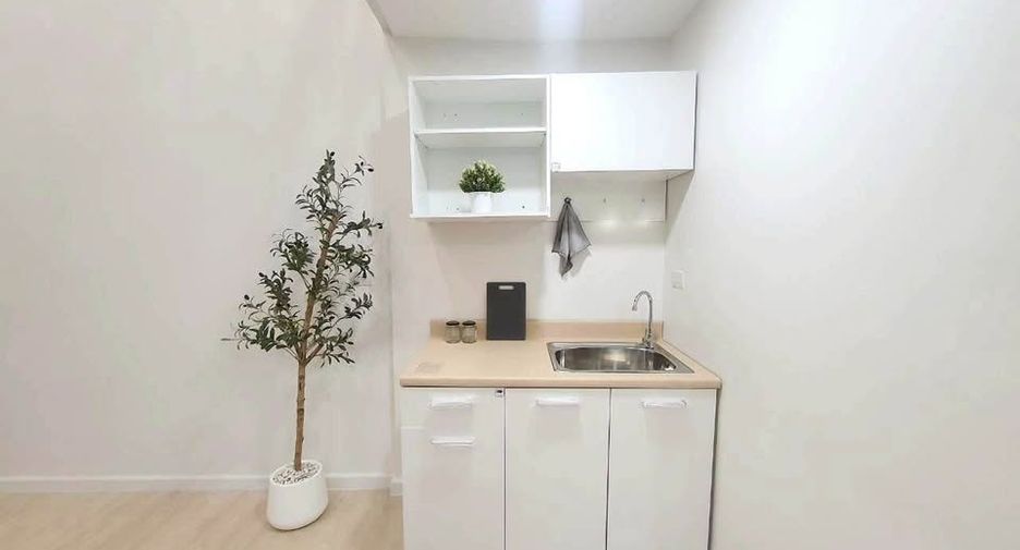 For sale 2 ベッドルーム condo in Phra Khanong, Bangkok