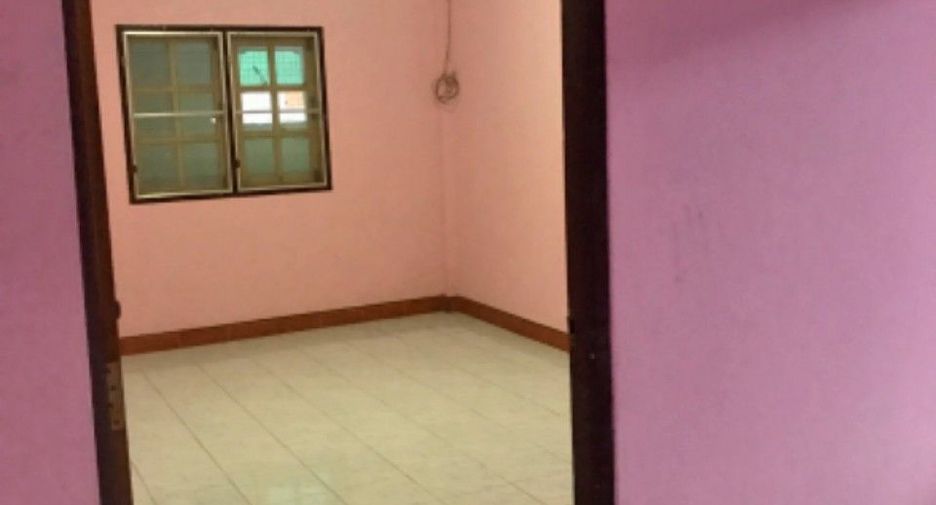 Casa adosada en venta de 3 habitaciones en Bang Pahan, Phra Nakhon Si Ayutthaya
