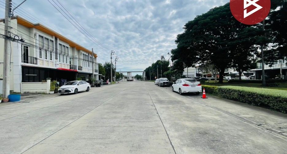 For sale 3 bedrooms townhouse in Prawet, Bangkok
