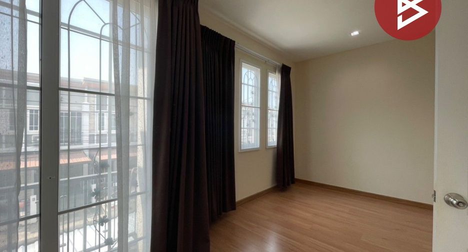 For sale 3 bedrooms townhouse in Prawet, Bangkok