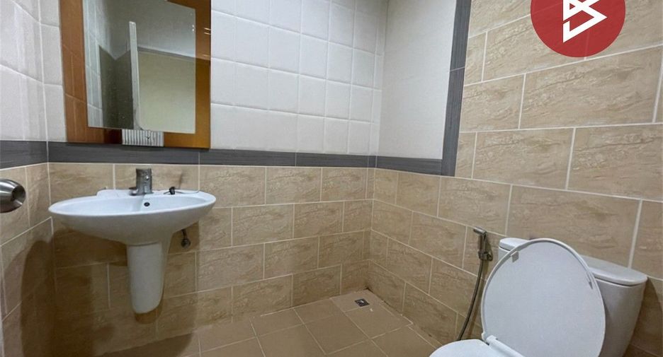 For sale 3 bedrooms townhouse in Prawet, Bangkok