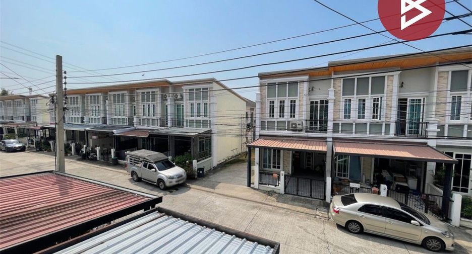 For sale 3 bedrooms townhouse in Prawet, Bangkok