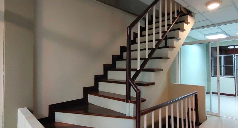 For sale 5 bedrooms retail Space in Min Buri, Bangkok