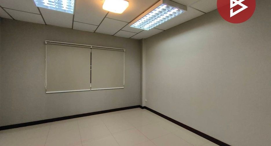 For sale 5 bedrooms retail Space in Min Buri, Bangkok