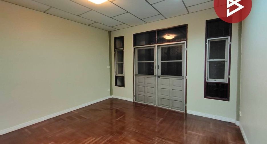 For sale 5 bedrooms retail Space in Min Buri, Bangkok