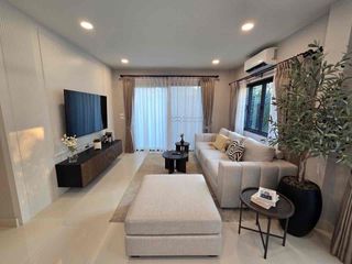 Casa en alquiler de 4 habitaciones en Bang Phli, Samut Prakan