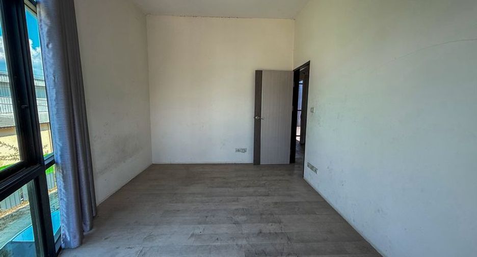 Oficina en venta en Si Racha, Chonburi