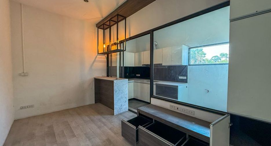 Oficina en venta en Si Racha, Chonburi