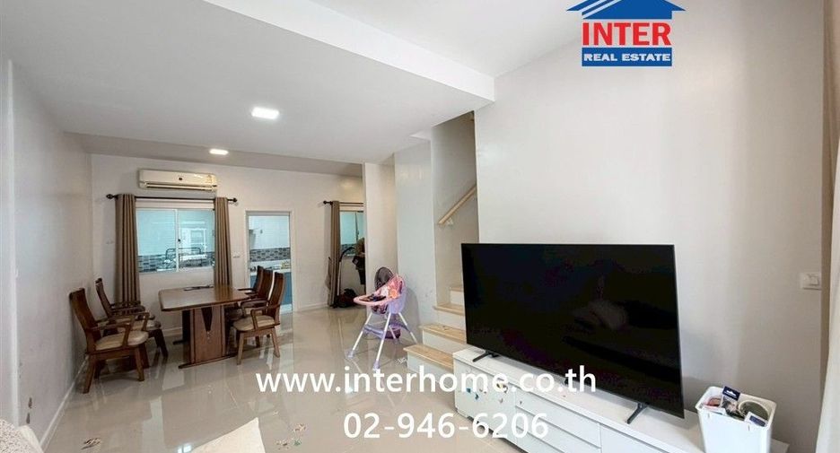 For sale 3 bedrooms townhouse in Mueang Pathum Thani, Pathum Thani