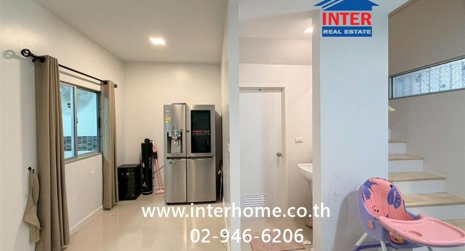 For sale 3 bedrooms townhouse in Mueang Pathum Thani, Pathum Thani
