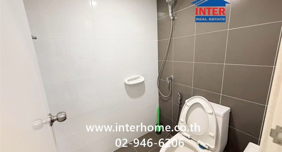 For sale 3 bedrooms townhouse in Mueang Pathum Thani, Pathum Thani