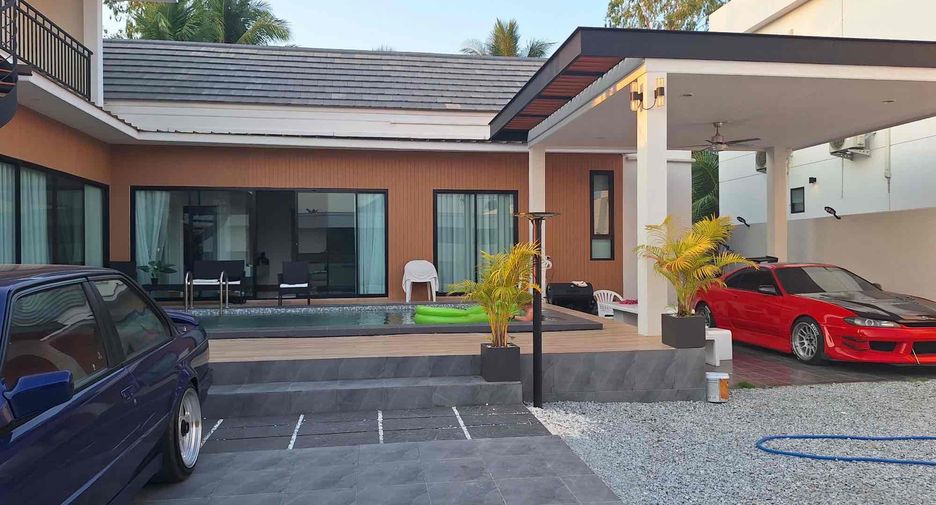 Villa en alquiler de 4 habitaciones en Bang Lamung, Chonburi