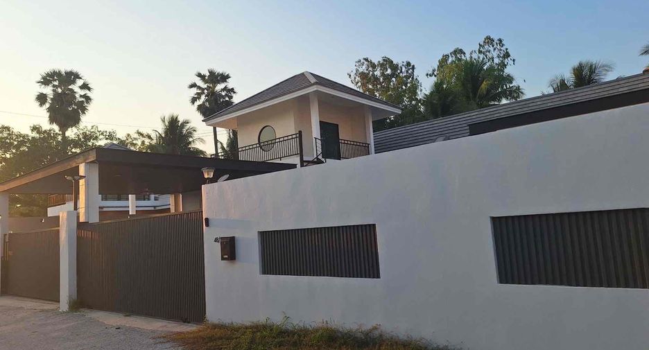 Villa en alquiler de 4 habitaciones en Bang Lamung, Chonburi