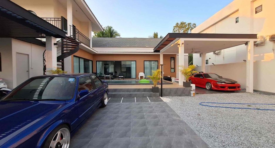 Villa en alquiler de 4 habitaciones en Bang Lamung, Chonburi