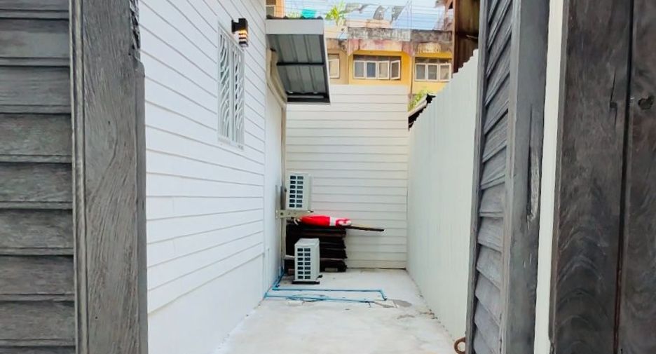 For sale 1 bed house in Sathon, Bangkok